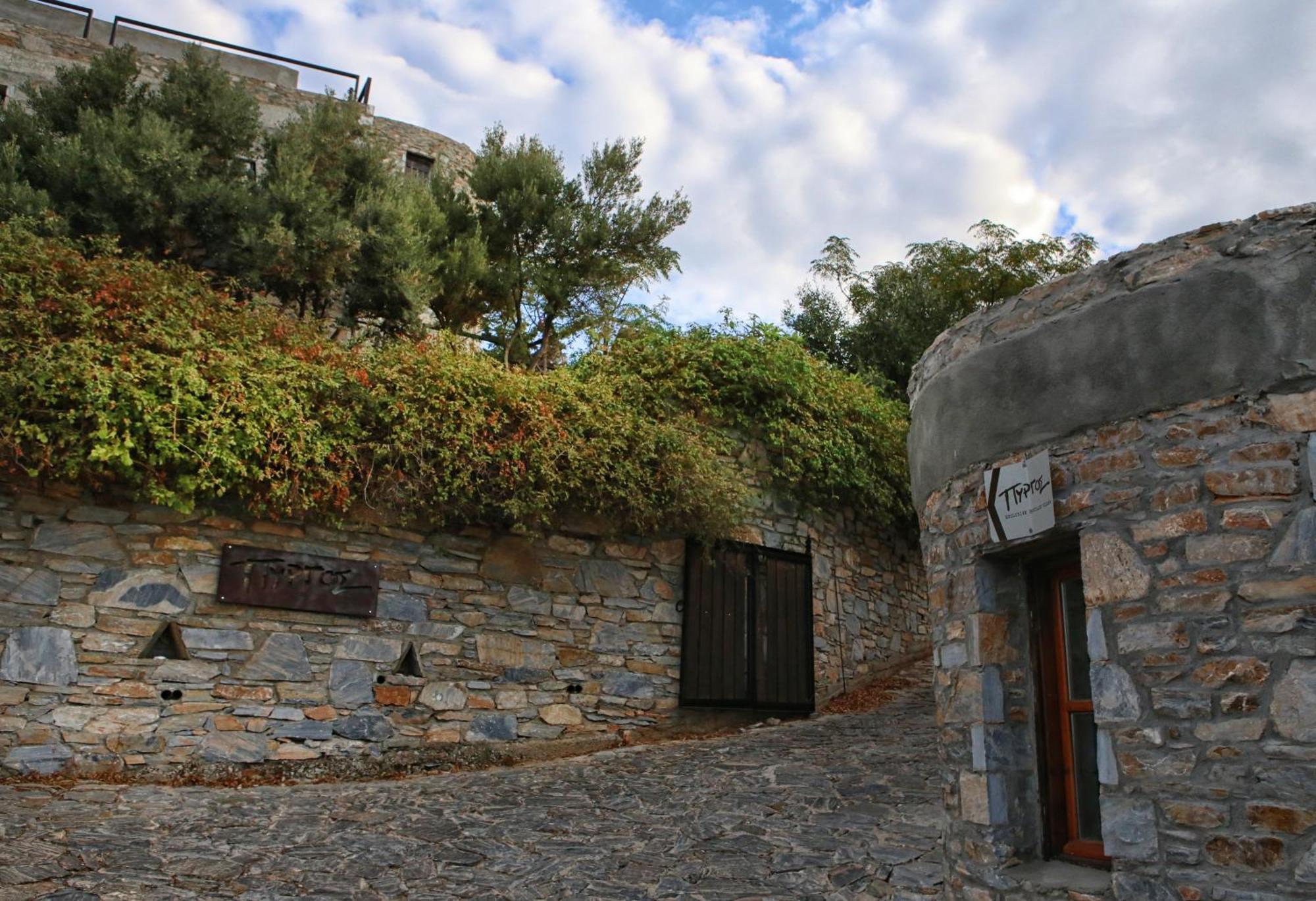 Pyrgos Traditional Village Agios Kirykos  Exterior photo